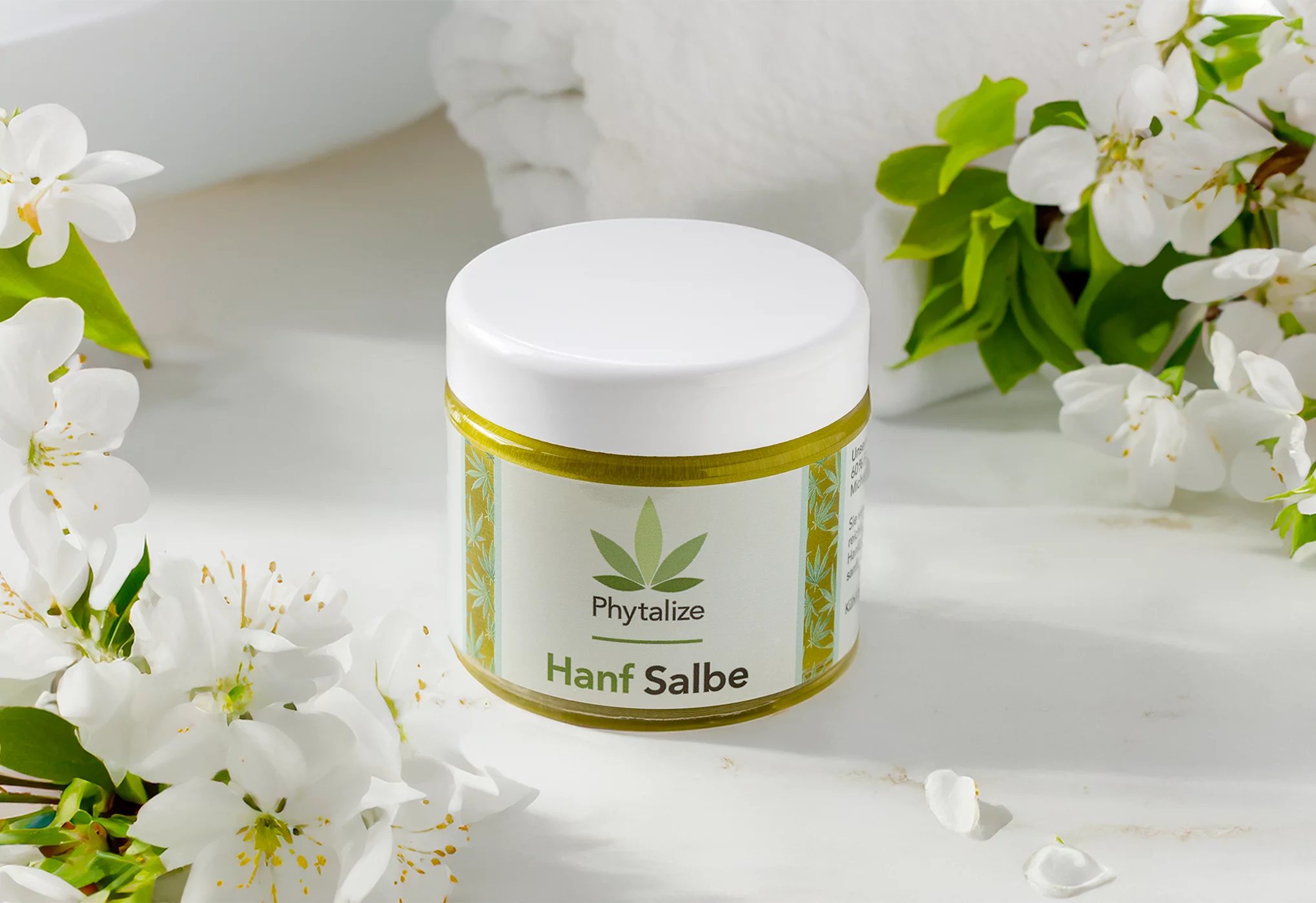 Back in stock!
Discover our rich, nourishing ointment with 60 % hemp oil now! It pampers stressed, dry skin and gives it a particularly supple feel. Now available in a new design under the brand name Phytalize!